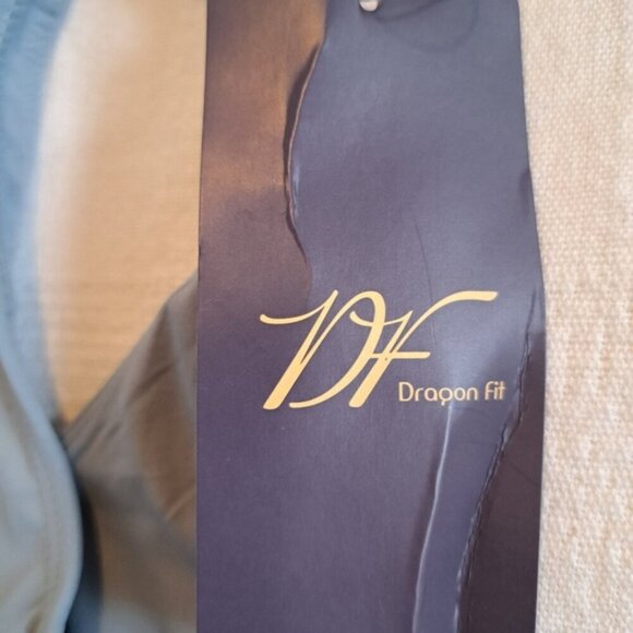 Dragon Fit women's size Small gray sports style bra, NWT - Picture 4 of 13